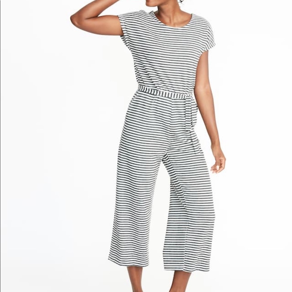 🆕 Textured Bouclé Wrap-Back Tie-Belt Jumpsuit